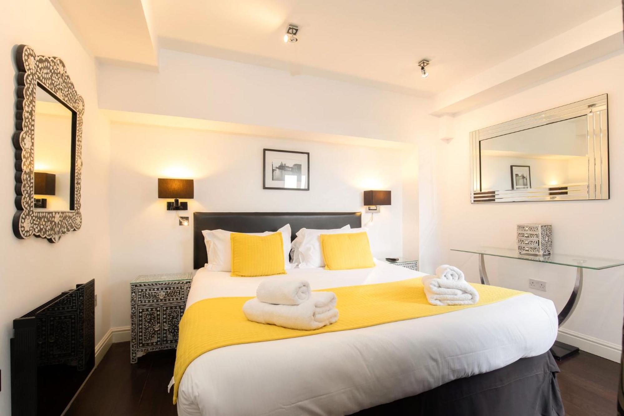 Strozzi Palace Suites By Mansley チェルトナム エクステリア 写真