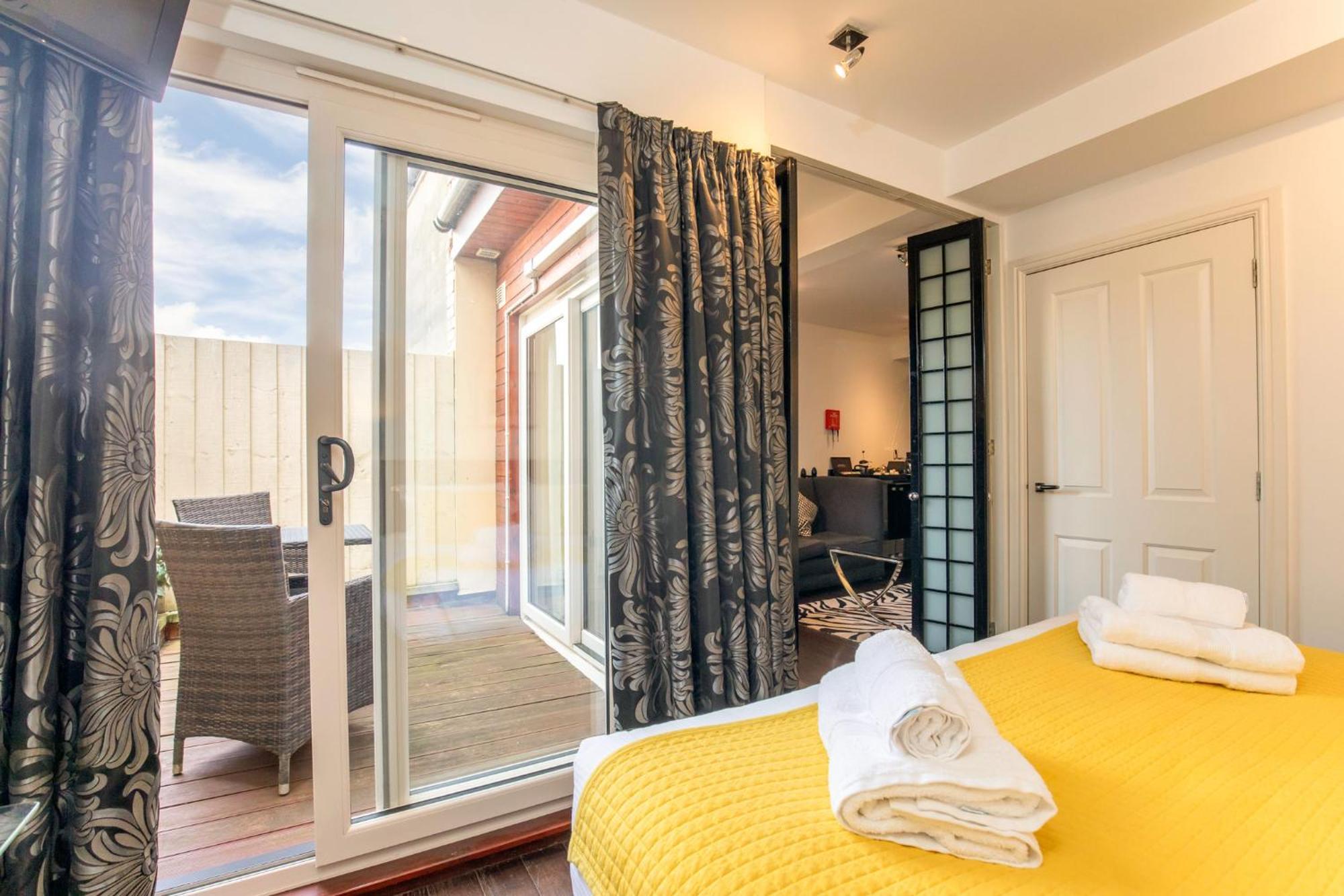 Strozzi Palace Suites By Mansley チェルトナム エクステリア 写真