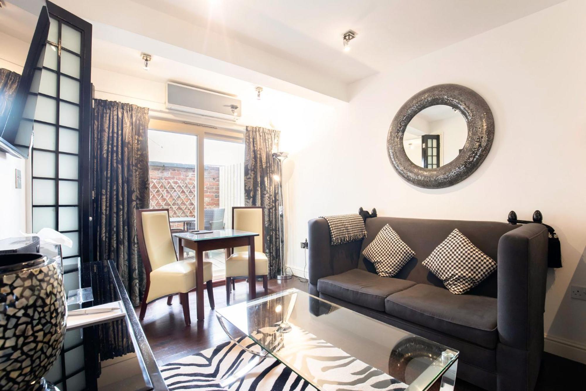 Strozzi Palace Suites By Mansley チェルトナム エクステリア 写真