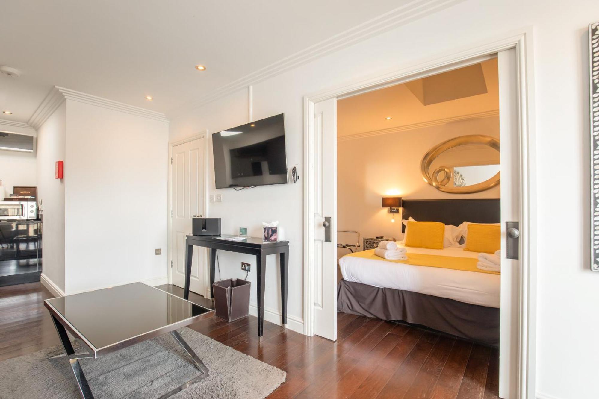Strozzi Palace Suites By Mansley チェルトナム エクステリア 写真