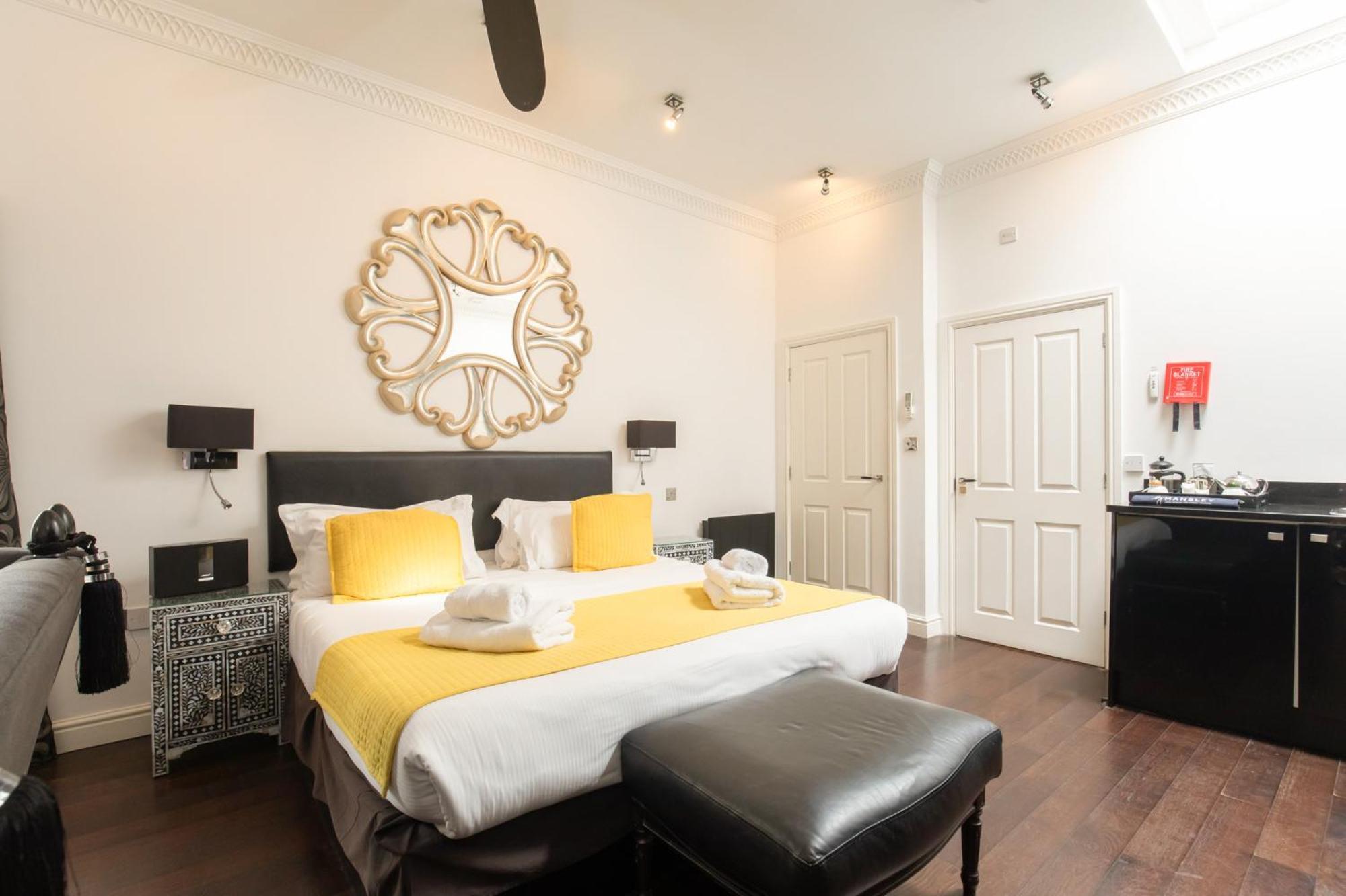 Strozzi Palace Suites By Mansley チェルトナム エクステリア 写真