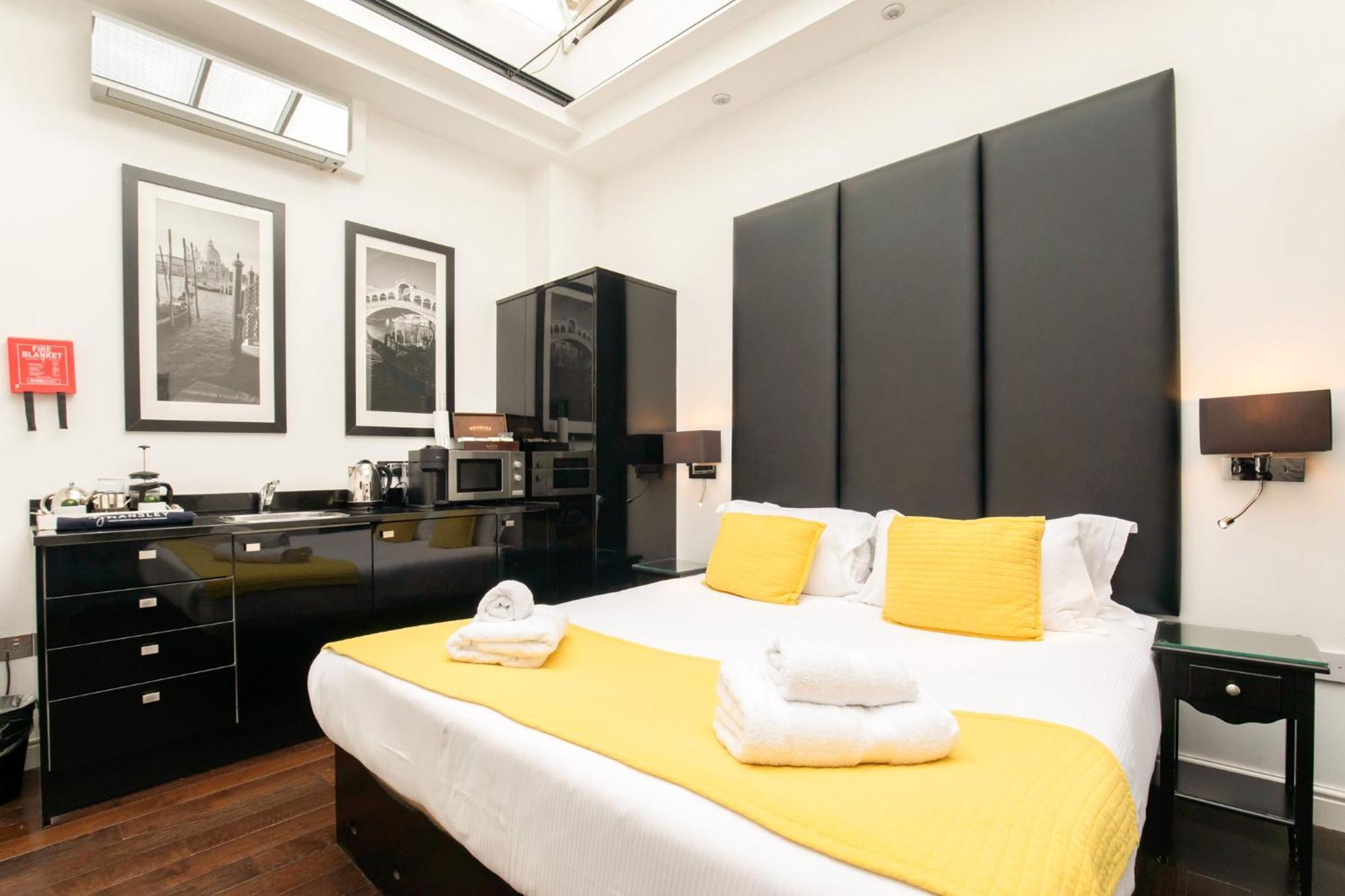 Strozzi Palace Suites By Mansley チェルトナム エクステリア 写真